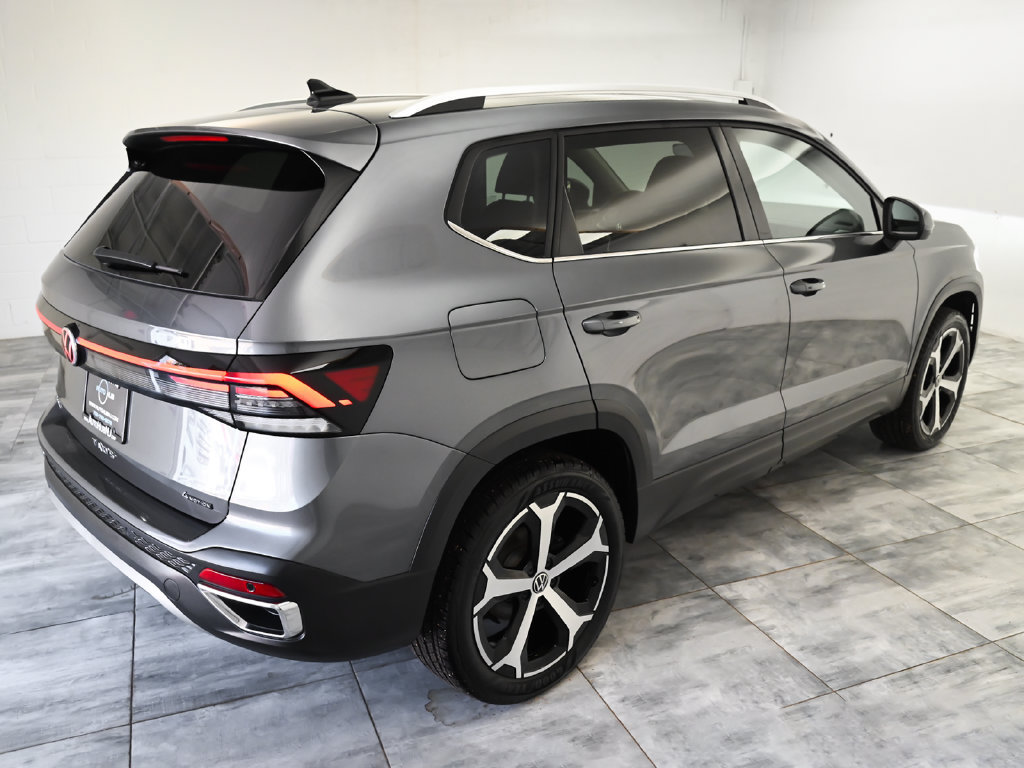 Used 2025 Volkswagen Taos SEL AWD/4WD image 5