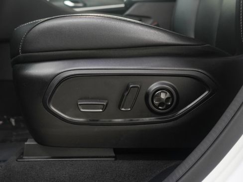Used 2024 Jeep Grand Cherokee Limited AWD/4WD image 23