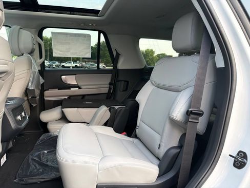 New 2027 Ford Expedition Active AWD/4WD image 14