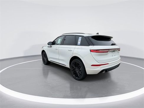 New 2026 Lincoln Corsair Premiere image 6