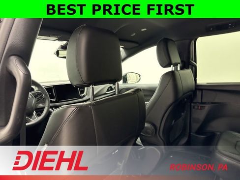 New 2026 Chrysler Pacifica Select image 21