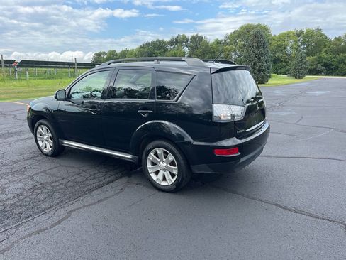 Used 2011 Mitsubishi Outlander SE FWD image 1