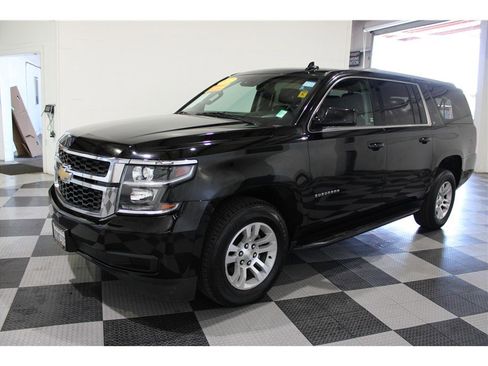 Used 2017 Chevrolet Suburban LT image 14