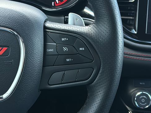 Used 2025 Dodge Durango GT AWD/4WD image 12