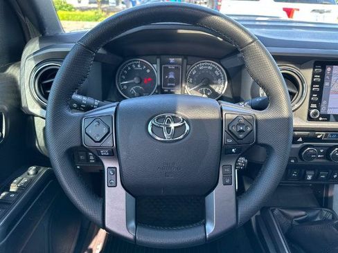 Used 2021 Toyota Tacoma TRD Sport w/ TRD Premium Sport Package AWD/4WD image 19