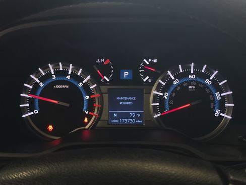 Used 2015 Toyota 4Runner Limited w/ Four Season Floor Mat Package AWD/4WD image 17