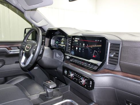 Used 2023 GMC Sierra 1500 SLT w/ SLT Convenience Package AWD/4WD image 24