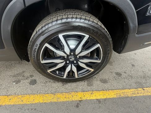 Used 2019 Honda Pilot Touring image 9
