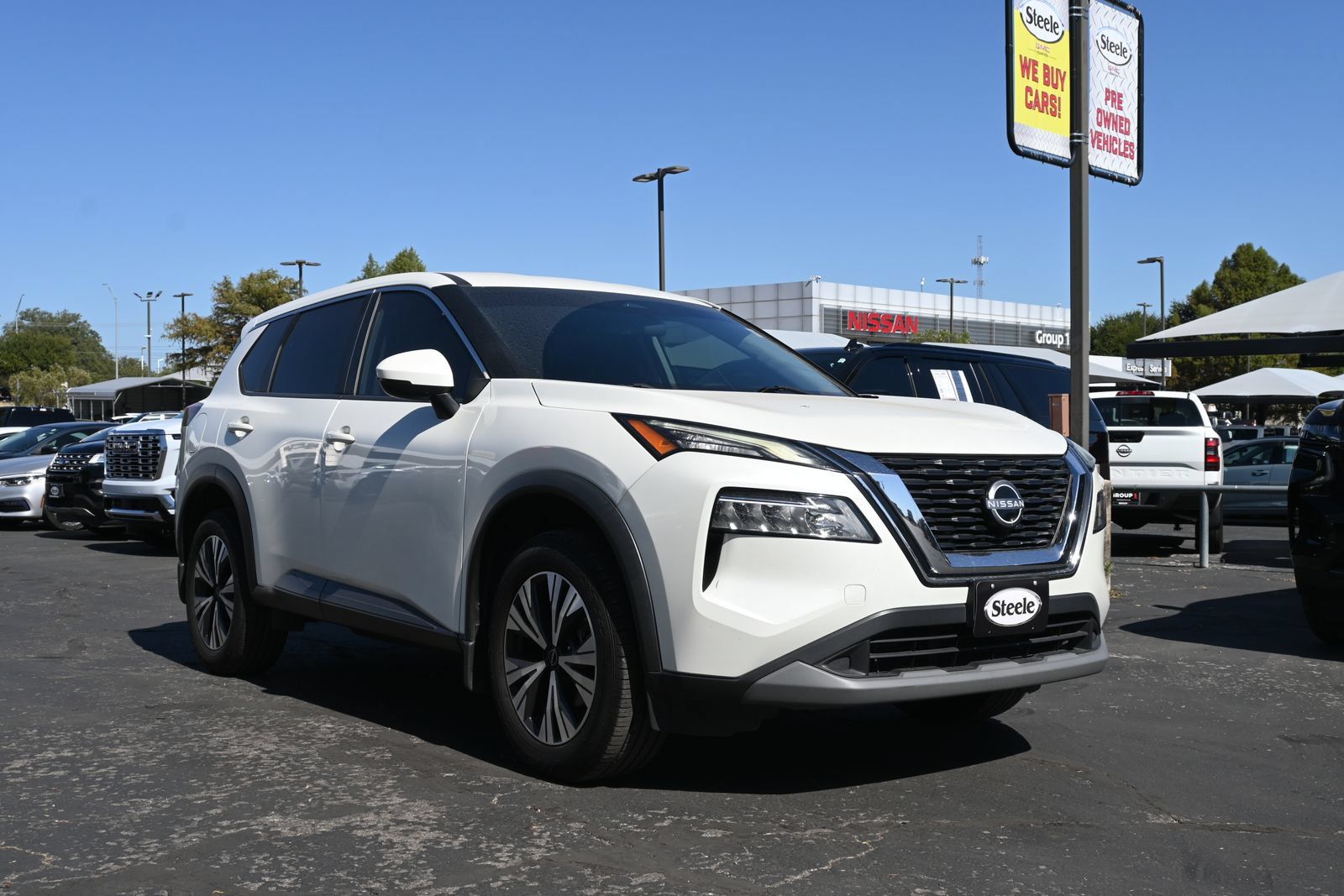 Used 2023 Nissan Rogue SV FWD image 3