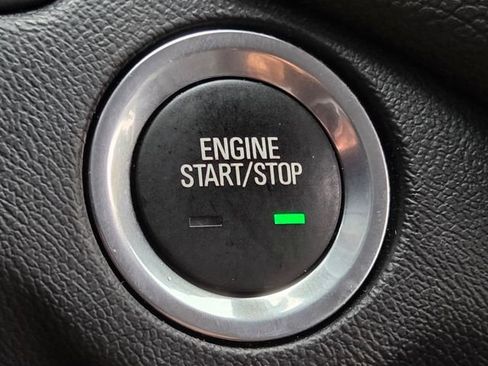 Used 2024 Chevrolet Equinox LT FWD image 28
