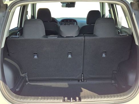 Certified 2025 Kia Soul LX w/ LX Technology Package FWD image 12