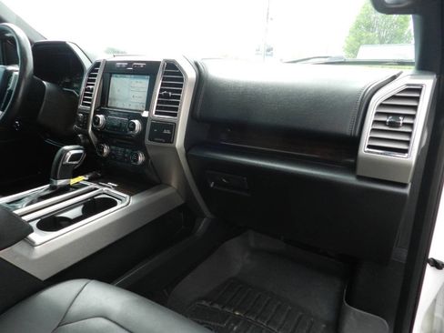 Used 2016 Ford F150 Platinum w/ Equipment Group 701A Luxury AWD/4WD image 28