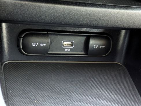 Certified 2022 Kia Forte LXS w/ LXS Technology Package image 28