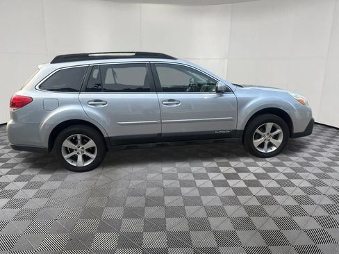 Used 2014 Subaru Outback 2.5i Limited AWD/4WD image 8