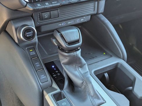 Used 2024 Toyota Land Cruiser image 32