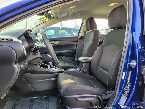 Used 2021 Kia Forte LXS FWD image 7