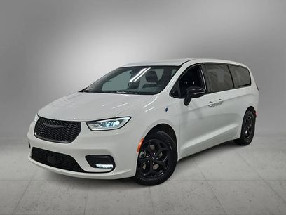 Certified 2024 Chrysler Pacifica Limited