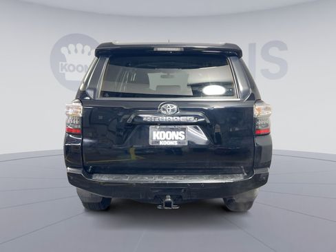 Used 2018 Toyota 4Runner SR5 image 5