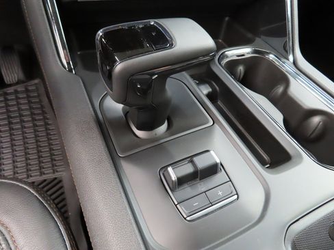 Used 2024 GMC Sierra 1500 AT4 w/ Technology Package image 71