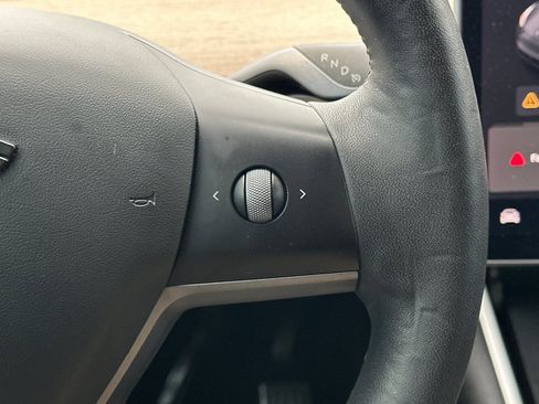 Used 2021 Tesla Model Y 2WD image 23