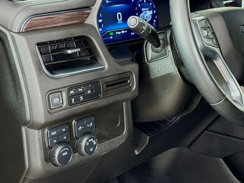 Used 2023 Chevrolet Tahoe Z71 AWD/4WD image 10