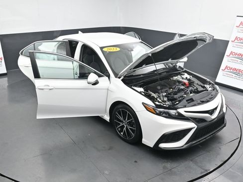 Used 2023 Toyota Camry SE image 39