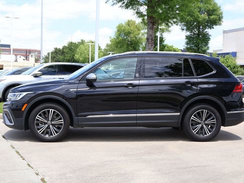 Used 2024 Volkswagen Tiguan Wolfsburg Edition AWD/4WD image 3