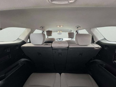 Used 2016 Hyundai Santa Fe SE AWD/4WD image 11