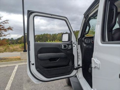 Certified 2022 Jeep Gladiator Overland w/ Popular Equipment Package image 49