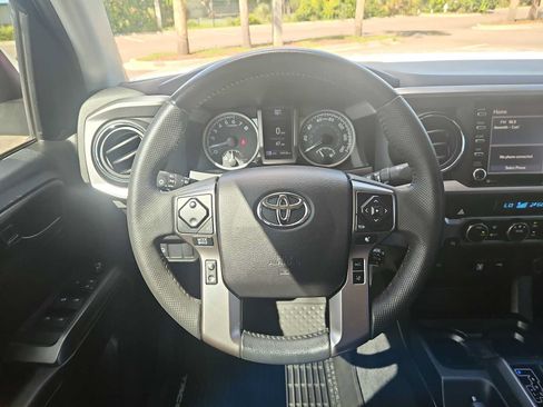 Used 2021 Toyota Tacoma SR5 RWD image 11