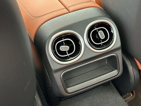 Used 2022 Mercedes-Benz C 300 4MATIC Sedan image 13