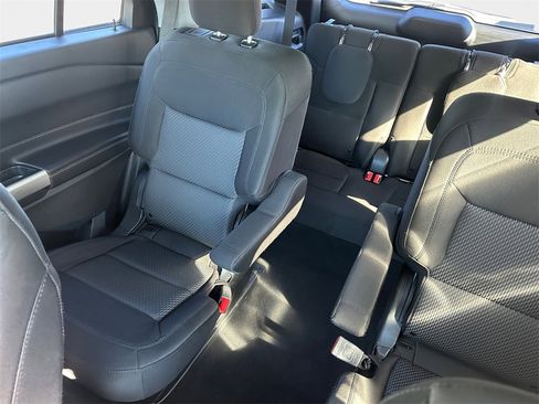 Used 2023 Ford Explorer XLT image 9