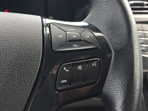 Used 2019 Ford Explorer XLT FWD image 22