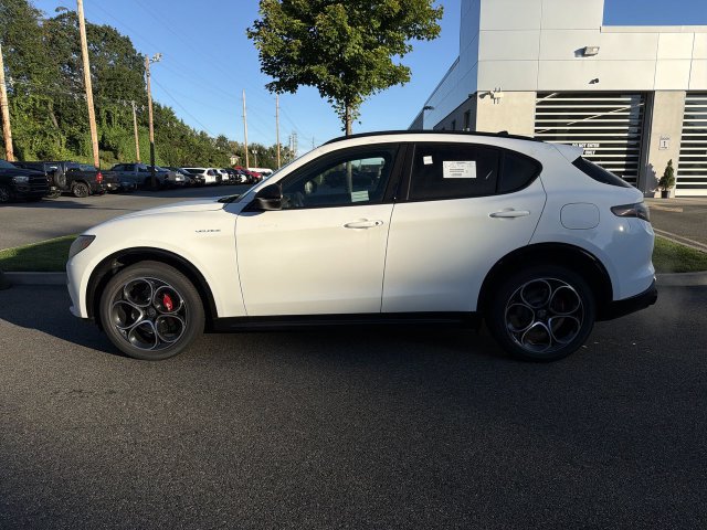 New 2026 Alfa Romeo Stelvio Sprint w/ Convenience Package AWD/4WD image 5