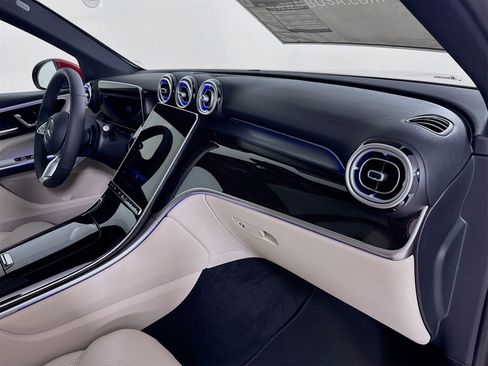 New 2026 Mercedes-Benz GLC 300 image 32