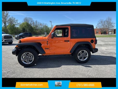 Used 2025 Jeep Wrangler Sport AWD/4WD image 2