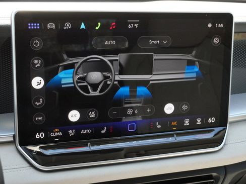 Certified 2025 Volkswagen Tiguan SE AWD/4WD image 24