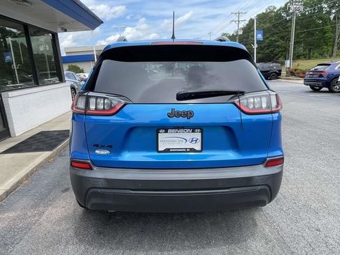 Used 2021 Jeep Cherokee Latitude Plus AWD/4WD image 5