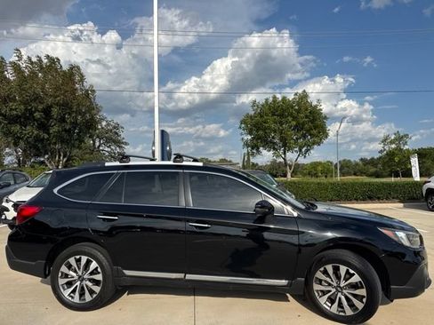 Used 2019 Subaru Outback 2.5i Touring AWD/4WD image 2
