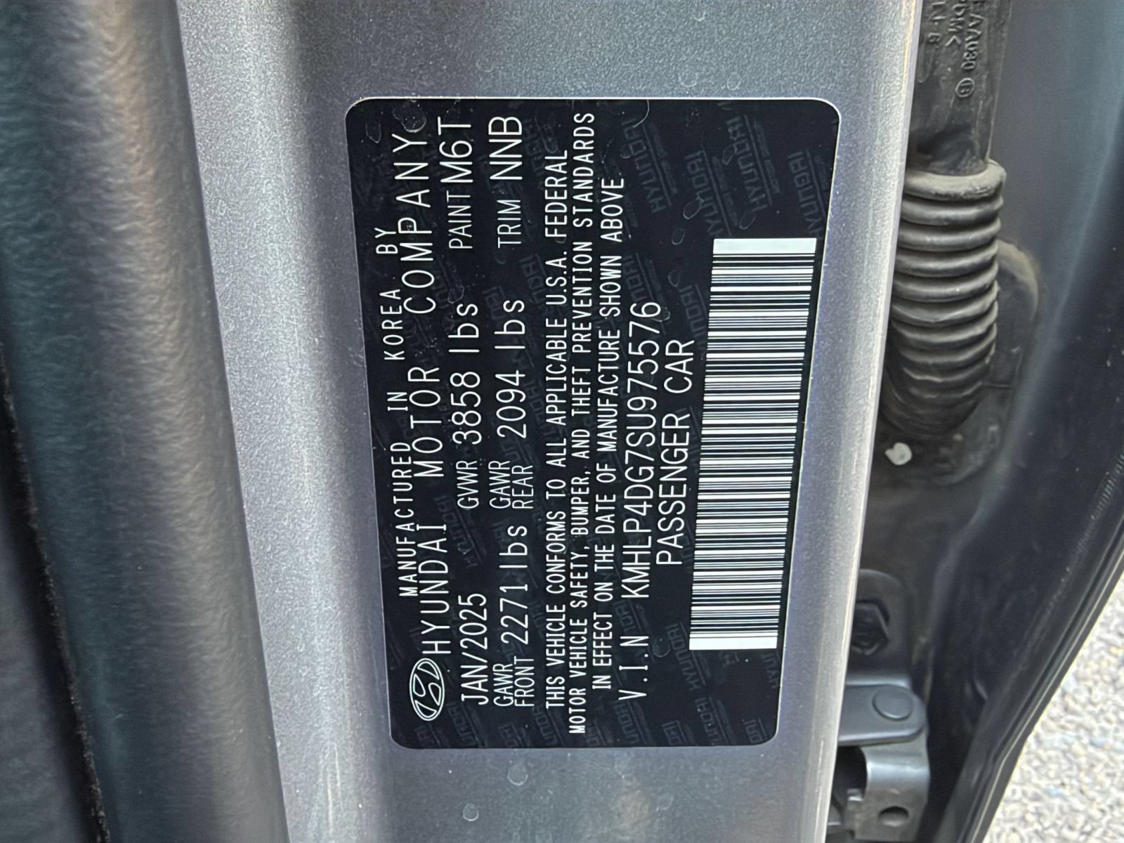 Used 2025 Hyundai Elantra Limited FWD image 29