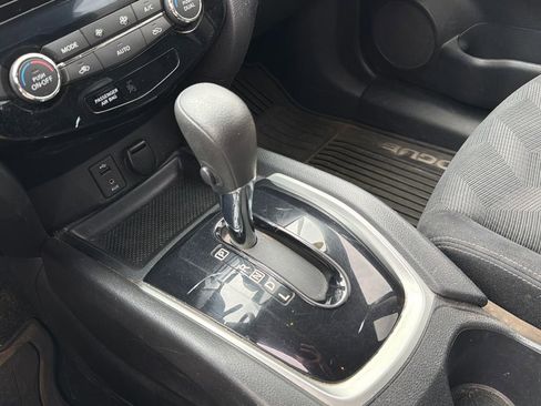 Used 2014 Nissan Rogue SV AWD/4WD image 22