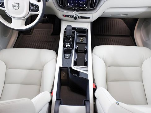 New 2025 Volvo XC60 B5 Plus w/ Protection Package Premier image 25