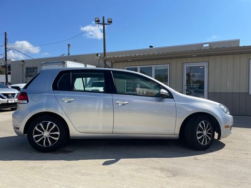 Used 2014 Volkswagen Golf 4-Door image 6