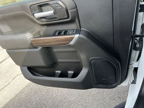 Used 2022 Chevrolet Silverado 2500 LT w/ Convenience Package image 11