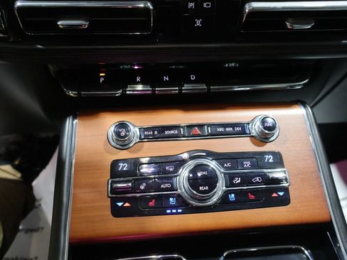 Used 2020 Lincoln Aviator Reserve w/ Equipment Group 202A AWD/4WD image 27