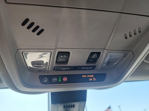 Used 2022 Chevrolet Equinox LT image 28