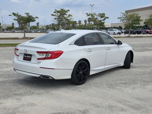Used 2018 Honda Accord Touring image 6