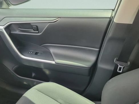 Certified 2020 Toyota RAV4 LE FWD image 12