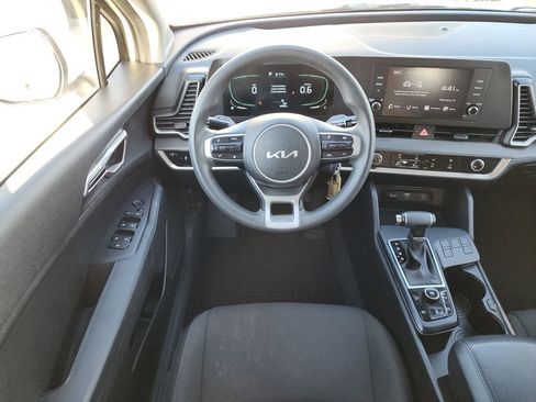 Used 2024 Kia Sportage LX image 19