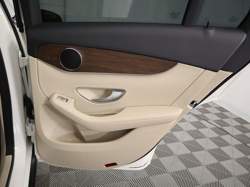 Certified 2022 Mercedes-Benz GLC 300 image 27